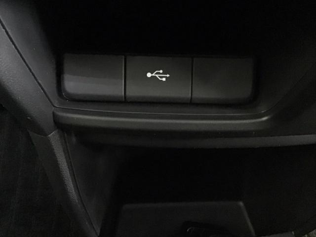 ステップワゴンスパーダ スパーダホンダセンシング　ナビ　Ｒカメラ　ブルートゥース　フルセグ　盗難防止　助手席エアバッグ　Ｗパワスラ　記録簿有　地デジ　ＬＥＤライト　横滑り防止システム　オートエアコン　リアカメラ　ＵＳＢ　三列シート　アイドリングＳ（17枚目）