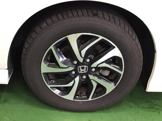 ステップワゴンスパーダ スパーダホンダセンシング　ナビ　Ｒカメラ　ブルートゥース　フルセグ　盗難防止　助手席エアバッグ　Ｗパワスラ　記録簿有　地デジ　ＬＥＤライト　横滑り防止システム　オートエアコン　リアカメラ　ＵＳＢ　三列シート　アイドリングＳ（33枚目）