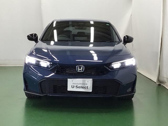 シビック ｅ：ＨＥＶＥＸ　ディスプレイオーディオ　Ｒカメラ　ブルートゥース　衝突被害軽減ブレーキ　Ｂカメラ　シートヒーター　ＥＴＣ　ＬＥＤヘッドライト　サイドカーテンエアバック　オートライト　パーキングセンサー　スマートキー（6枚目）
