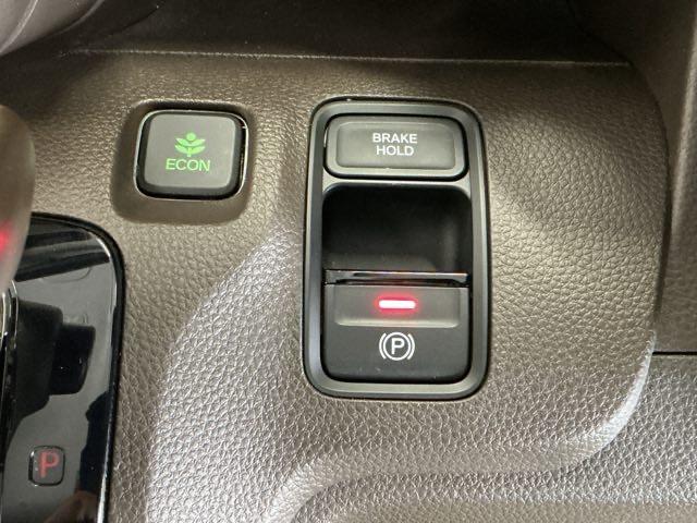 Ｎ－ＷＧＮ Ｌホンダセンシング　ナビ　Ｒカメラ　ブルートゥース　ＥＴＣ　Ｂモニタ　誤発進抑制　ＬＥＤランプ　オートライト　横滑り防止機能　ＵＳＢポート　パーキングセンサー　セキュリティアラーム　キーフリー　スマートキー　記録簿（16枚目）