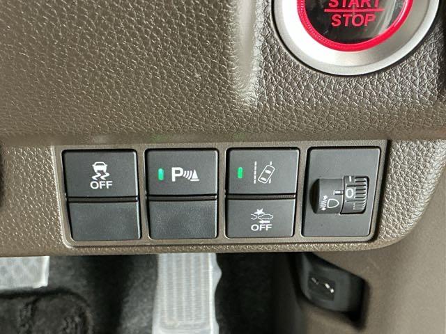 Ｎ－ＷＧＮ Ｌホンダセンシング　ナビ　Ｒカメラ　ブルートゥース　ＥＴＣ　Ｂモニタ　誤発進抑制　ＬＥＤランプ　オートライト　横滑り防止機能　ＵＳＢポート　パーキングセンサー　セキュリティアラーム　キーフリー　スマートキー　記録簿（66枚目）