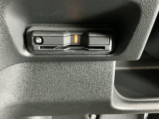 Ｎ－ＢＯＸカスタム ベースグレード　ナビ　Ｒカメラ　ブルートゥース　フルセグ　ＣＭＢＳ　ベンチシート　オートエアコン　スマートキ　ＬＥＤ　クルコン　ＥＴＣ　バックカメラ　パワーステアリング　エアバッグ　パワーウインドウ　フリーキー（15枚目）