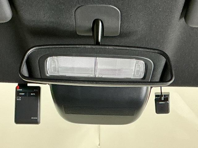 Ｎ－ＢＯＸカスタム ベースグレード　ナビ　Ｒカメラ　ブルートゥース　フルセグ　ＣＭＢＳ　ベンチシート　オートエアコン　スマートキ　ＬＥＤ　クルコン　ＥＴＣ　バックカメラ　パワーステアリング　エアバッグ　パワーウインドウ　フリーキー（67枚目）