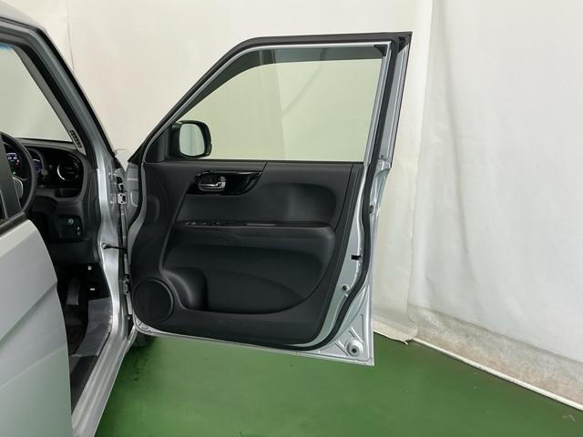 Ｎ－ＯＮＥ Ｇ・ローダウン　ナビ　Ｒカメラ　ブルートゥース　フルセグ　イモビライザー　Ｂカメラ　ＥＣＯＮ　地デジ　パワステ　ＥＴＣ付き　オートエアコン　パワーウィンドウ　ＥＳＣ　ベンチシート　ＡＢＳ　ＤＶＤ再生　Ｗエアバック（57枚目）