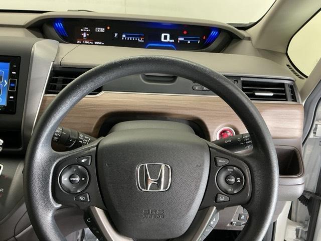 フリード Ｇ・ホンダセンシング　ナビ　Ｒカメラ　ブルートゥース　フルセグ　Ｆセグ　追突被害軽減ブレーキ　ｉストップ　Ｗエアバッグ　パワーウィンドウ　アクティブクルーズコントロール　スマートキ　カラーバックモニター　整備点検記録簿（22枚目）