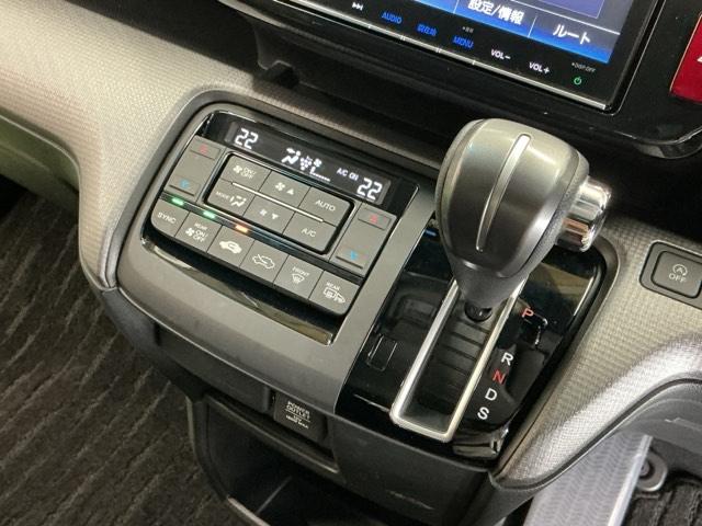 ステップワゴンスパーダ スパーダホンダセンシング　ドラレコ　ナビ　Ｒカメラ　ブルートゥース　盗難防止　助手席エアバッグ　Ｗパワスラ　記録簿有　地デジ　ＬＥＤライト　横滑り防止システム　オートエアコン　リアカメラ　ドライブレコーダー装着車　ＵＳＢ（16枚目）