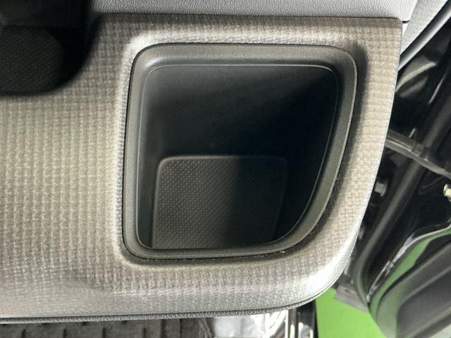 ステップワゴンスパーダ スパーダホンダセンシング　ドラレコ　ナビ　Ｒカメラ　ブルートゥース　盗難防止　助手席エアバッグ　Ｗパワスラ　記録簿有　地デジ　ＬＥＤライト　横滑り防止システム　オートエアコン　リアカメラ　ドライブレコーダー装着車　ＵＳＢ（17枚目）