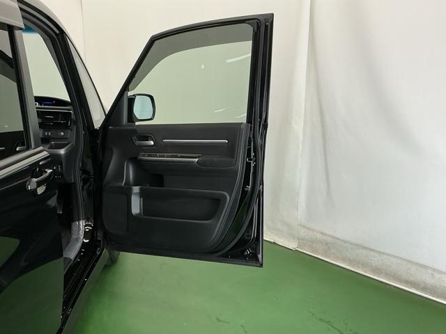 ステップワゴンスパーダ スパーダホンダセンシング　ドラレコ　ナビ　Ｒカメラ　ブルートゥース　盗難防止　助手席エアバッグ　Ｗパワスラ　記録簿有　地デジ　ＬＥＤライト　横滑り防止システム　オートエアコン　リアカメラ　ドライブレコーダー装着車　ＵＳＢ（49枚目）