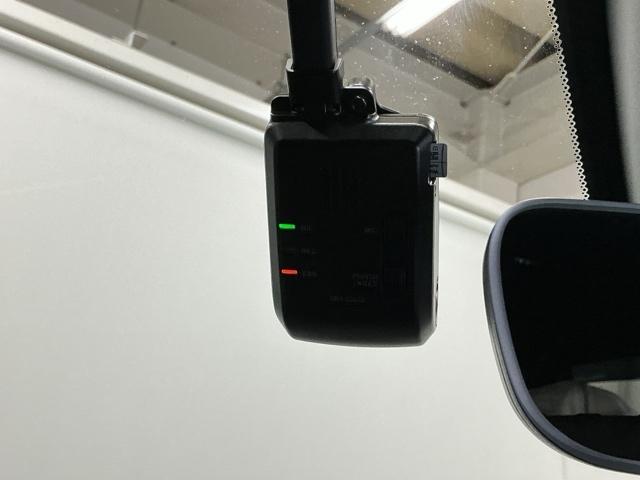 ＺＲ－Ｖ ｅ：ＨＥＶＺ特別仕様車ブラックスタイル　ドラレコ　ナビ　Ｒカメラ　ブルートゥース　アラウンドビューモニター　ＬＥＤヘッドランプ　スマ－トキ－　クルコン　ＥＴＣ車載器　電動シート　オートライト　ドライブレコーダー　記録簿　シートヒーター（13枚目）