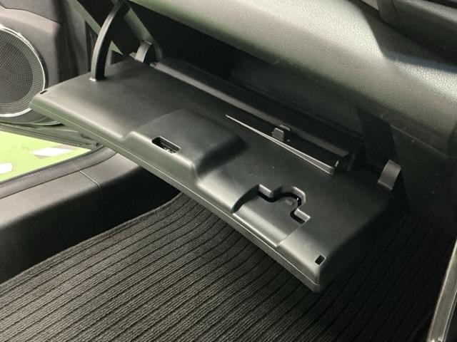 ＣＲ－Ｚ αマスターレーベル　ナビ　Ｒカメラ　ブルートゥース　フルセグ　記録簿　Ｂカメラ　スマキー　ＥＴＣ　オートクルーズ　ＤＶＤ再生　アイストップ　キーフリーシステム　Ｗエアバッグ　ＡＢＳ　オートエアコン　パワーウインドウ（53枚目）