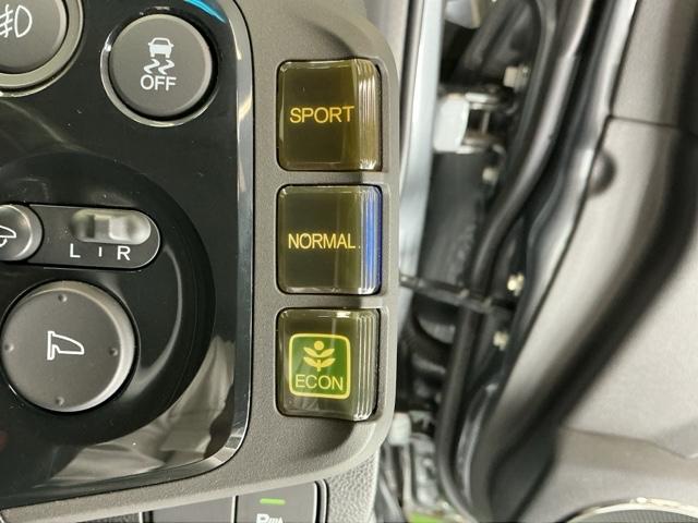 ＣＲ－Ｚ αマスターレーベル　ナビ　Ｒカメラ　ブルートゥース　フルセグ　記録簿　Ｂカメラ　スマキー　ＥＴＣ　オートクルーズ　ＤＶＤ再生　アイストップ　キーフリーシステム　Ｗエアバッグ　ＡＢＳ　オートエアコン　パワーウインドウ（54枚目）