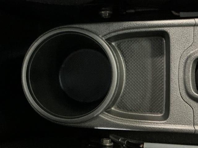ＣＲ－Ｚ αマスターレーベル　ナビ　Ｒカメラ　ブルートゥース　フルセグ　記録簿　Ｂカメラ　スマキー　ＥＴＣ　オートクルーズ　ＤＶＤ再生　アイストップ　キーフリーシステム　Ｗエアバッグ　ＡＢＳ　オートエアコン　パワーウインドウ（56枚目）