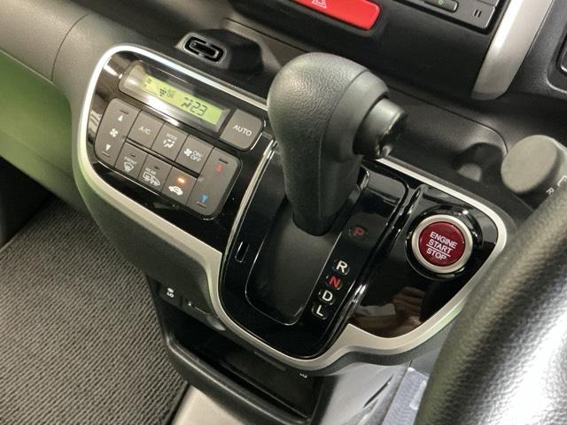 Ｎ－ＢＯＸ ＧＳＳパッケージ　ナビ　Ｒカメラ　ＣＤ　ＤＶＤ　フルセグ　Ｗ電動ドア　Ｉストップ　ダブルエアバック　点検記録簿　イモビ　地デジ　前席シートヒーター　スマートキー＆プッシュスタート　ベンチシ－ト　ＥＴＣ付き　横滑防止（16枚目）