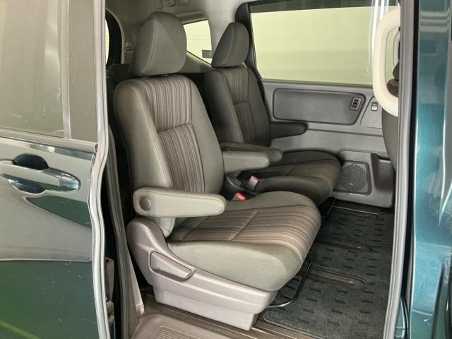 フリードハイブリッド ハイブリッド・Ｇホンダセンシング　ナビ　Ｒカメラ　ブルートゥース　フルセグ　軽減ブレーキ　キーフリーシステム　記録簿　ＤＶＤ再生可能　ＥＣＯＮ　後カメラ　Ａクルーズ　ＬＥＤヘッドランプ　横滑防止　パワーウインドウ　３列シート　ＥＴＣ付（20枚目）