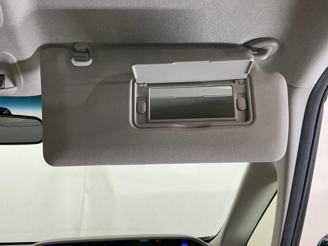 フリードハイブリッド ハイブリッド・Ｇホンダセンシング　ナビ　Ｒカメラ　ブルートゥース　フルセグ　軽減ブレーキ　キーフリーシステム　記録簿　ＤＶＤ再生可能　ＥＣＯＮ　後カメラ　Ａクルーズ　ＬＥＤヘッドランプ　横滑防止　パワーウインドウ　３列シート　ＥＴＣ付（70枚目）
