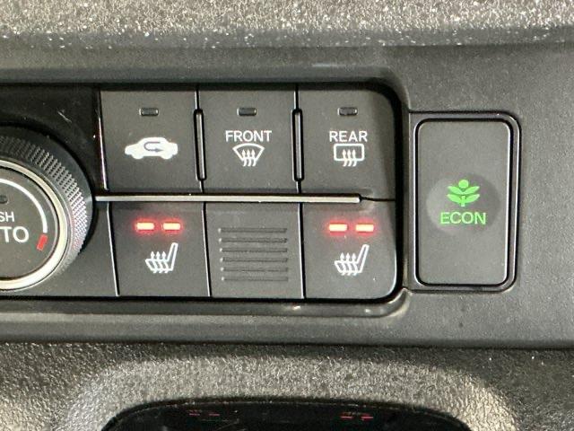 Ｎ－ＢＯＸカスタム ベースグレード　ＬＥＤヘッドライト　運転席・助手席シートヒーター　ＣＭＢＳ　ベンチシート　オートエアコン　スマートキ　盗難防止装置　クルコン　パワーステアリング　エアバッグ　ＥＳＣ　パワーウインドウ　オートライト（11枚目）