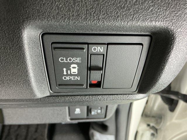 Ｎ－ＢＯＸカスタム ベースグレード　ＬＥＤヘッドライト　運転席・助手席シートヒーター　ＣＭＢＳ　ベンチシート　オートエアコン　スマートキ　盗難防止装置　クルコン　パワーステアリング　エアバッグ　ＥＳＣ　パワーウインドウ　オートライト（23枚目）