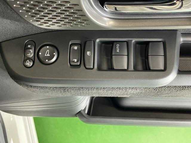 Ｎ－ＢＯＸカスタム ベースグレード　ＬＥＤヘッドライト　運転席・助手席シートヒーター　ＣＭＢＳ　ベンチシート　オートエアコン　スマートキ　盗難防止装置　クルコン　パワーステアリング　エアバッグ　ＥＳＣ　パワーウインドウ　オートライト（74枚目）