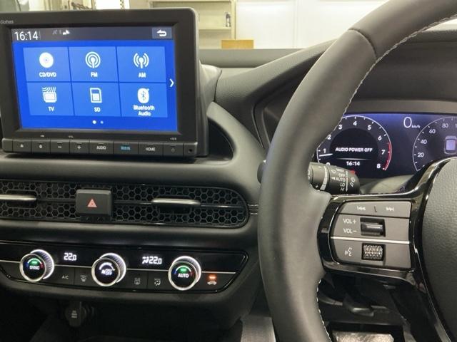 ＺＲ－Ｖ Ｘ　ドラレコ　ナビ　Ｒカメラ　ブルートゥース　クリアランスソナー　地デジ　Ｂカメ　オートクルーズコントロール　ＥＳＣ　サイドカーテンエアバック　エアコン　整備記録簿　盗難防止装置　アイドリングストップ（3枚目）