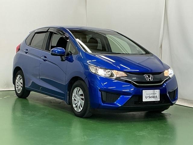 フィット １３Ｇ・Ｌパッケージ　ナビ　Ｒカメラ　ブルートゥース　フルセグ　盗難警報装置　Ｂカメ　Ｓキー　フルオートエアコン　整備記録簿　リモコンキー　横滑り防止機能　エアバック　アイスト　ＥＴＣ付き　パワーウィンド　Ｗエアバッグ（7枚目）