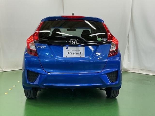 フィット １３Ｇ・Ｌパッケージ　ナビ　Ｒカメラ　ブルートゥース　フルセグ　盗難警報装置　Ｂカメ　Ｓキー　フルオートエアコン　整備記録簿　リモコンキー　横滑り防止機能　エアバック　アイスト　ＥＴＣ付き　パワーウィンド　Ｗエアバッグ（9枚目）