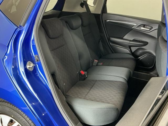 フィット １３Ｇ・Ｌパッケージ　ナビ　Ｒカメラ　ブルートゥース　フルセグ　盗難警報装置　Ｂカメ　Ｓキー　フルオートエアコン　整備記録簿　リモコンキー　横滑り防止機能　エアバック　アイスト　ＥＴＣ付き　パワーウィンド　Ｗエアバッグ（18枚目）