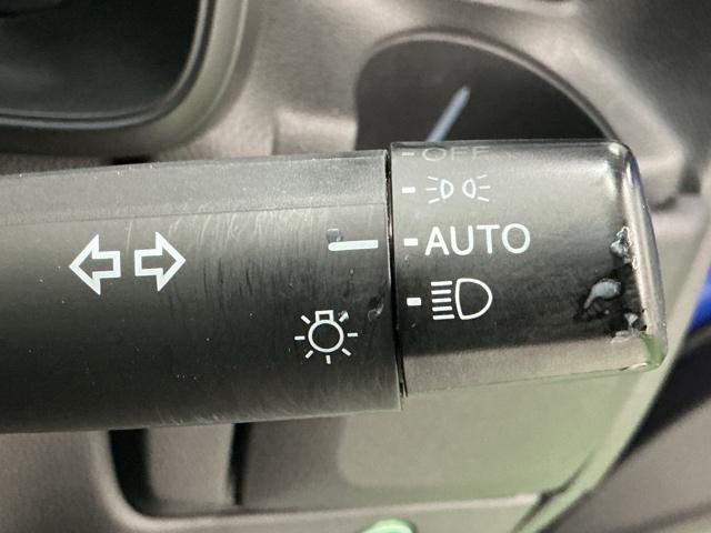 フィット １３Ｇ・Ｌパッケージ　ナビ　Ｒカメラ　ブルートゥース　フルセグ　盗難警報装置　Ｂカメ　Ｓキー　フルオートエアコン　整備記録簿　リモコンキー　横滑り防止機能　エアバック　アイスト　ＥＴＣ付き　パワーウィンド　Ｗエアバッグ（20枚目）