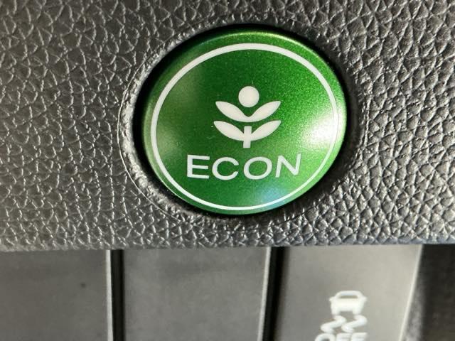 フィット １３Ｇ・Ｌパッケージ　ナビ　Ｒカメラ　ブルートゥース　フルセグ　盗難警報装置　Ｂカメ　Ｓキー　フルオートエアコン　整備記録簿　リモコンキー　横滑り防止機能　エアバック　アイスト　ＥＴＣ付き　パワーウィンド　Ｗエアバッグ（22枚目）