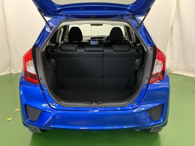 フィット １３Ｇ・Ｌパッケージ　ナビ　Ｒカメラ　ブルートゥース　フルセグ　盗難警報装置　Ｂカメ　Ｓキー　フルオートエアコン　整備記録簿　リモコンキー　横滑り防止機能　エアバック　アイスト　ＥＴＣ付き　パワーウィンド　Ｗエアバッグ（23枚目）