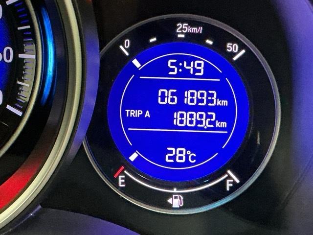 フィット １３Ｇ・Ｌパッケージ　ナビ　Ｒカメラ　ブルートゥース　フルセグ　盗難警報装置　Ｂカメ　Ｓキー　フルオートエアコン　整備記録簿　リモコンキー　横滑り防止機能　エアバック　アイスト　ＥＴＣ付き　パワーウィンド　Ｗエアバッグ（27枚目）