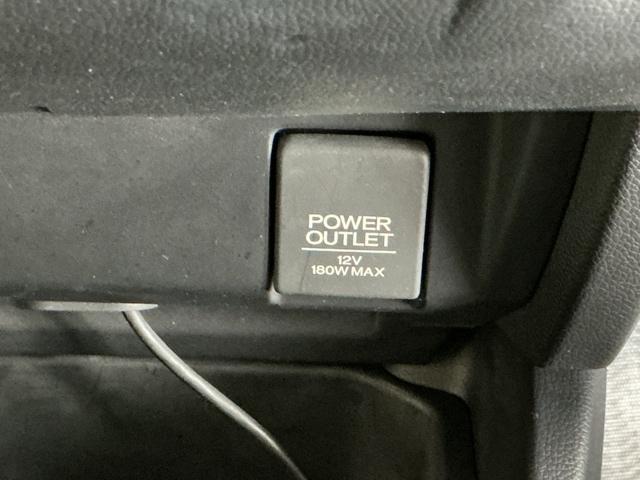 フィット １３Ｇ・Ｌパッケージ　ナビ　Ｒカメラ　ブルートゥース　フルセグ　盗難警報装置　Ｂカメ　Ｓキー　フルオートエアコン　整備記録簿　リモコンキー　横滑り防止機能　エアバック　アイスト　ＥＴＣ付き　パワーウィンド　Ｗエアバッグ（54枚目）