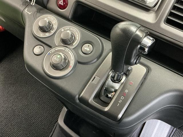 クロスロード 18LXパッケージ ナビ Rカメラ TV DVD CD ETC車載器 キーレスエントリー メンテナンスノート オートエアコン ABS パワーウィンドウ パワステ エアバック ダブルエアバック リアカメラ 盗難防止(16枚目)