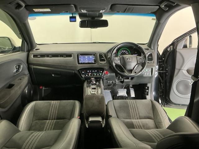 ヴェゼル ハイブリッドＲＳ・ホンダセンシング　ドラレコ　ナビ　Ｒカメラ　ブルートゥース　ＥＴＣ付　定期点検記録簿　サイドＳＲＳ　フルオートエアコン　ＵＳＢ接続　両席エアバック　スマキー　オートクルーズコントロール　衝突軽減ブレーキシステム　イモビ（2枚目）