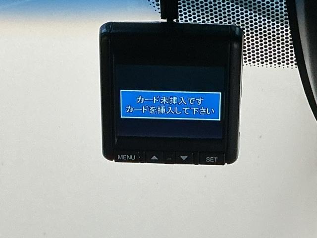 ヴェゼル ハイブリッドＲＳ・ホンダセンシング　ドラレコ　ナビ　Ｒカメラ　ブルートゥース　ＥＴＣ付　定期点検記録簿　サイドＳＲＳ　フルオートエアコン　ＵＳＢ接続　両席エアバック　スマキー　オートクルーズコントロール　衝突軽減ブレーキシステム　イモビ（13枚目）