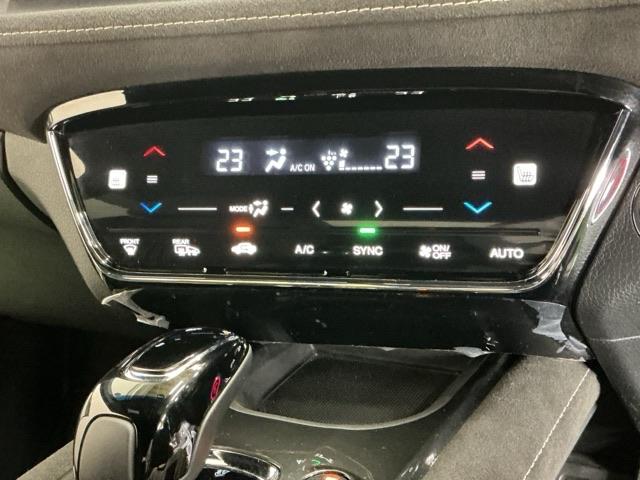 ヴェゼル ハイブリッドＲＳ・ホンダセンシング　ドラレコ　ナビ　Ｒカメラ　ブルートゥース　ＥＴＣ付　定期点検記録簿　サイドＳＲＳ　フルオートエアコン　ＵＳＢ接続　両席エアバック　スマキー　オートクルーズコントロール　衝突軽減ブレーキシステム　イモビ（15枚目）