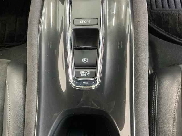 ヴェゼル ハイブリッドＲＳ・ホンダセンシング　ドラレコ　ナビ　Ｒカメラ　ブルートゥース　ＥＴＣ付　定期点検記録簿　サイドＳＲＳ　フルオートエアコン　ＵＳＢ接続　両席エアバック　スマキー　オートクルーズコントロール　衝突軽減ブレーキシステム　イモビ（18枚目）