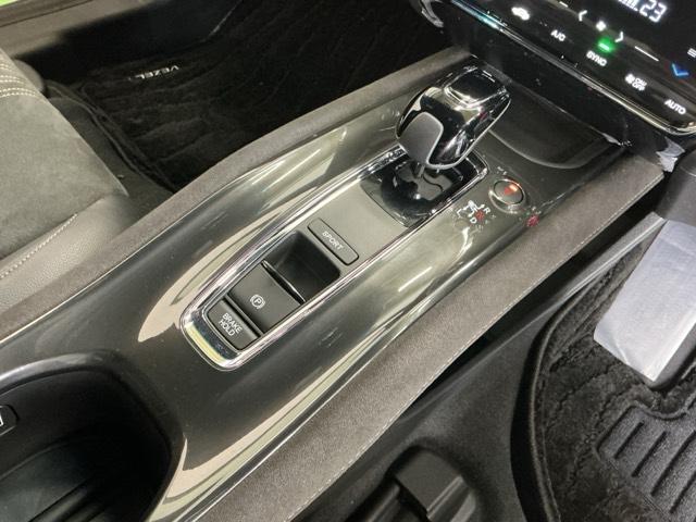 ヴェゼル ハイブリッドＲＳ・ホンダセンシング　ドラレコ　ナビ　Ｒカメラ　ブルートゥース　ＥＴＣ付　定期点検記録簿　サイドＳＲＳ　フルオートエアコン　ＵＳＢ接続　両席エアバック　スマキー　オートクルーズコントロール　衝突軽減ブレーキシステム　イモビ（19枚目）