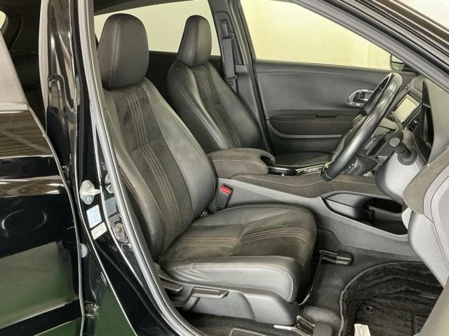 ヴェゼル ハイブリッドＲＳ・ホンダセンシング　ドラレコ　ナビ　Ｒカメラ　ブルートゥース　ＥＴＣ付　定期点検記録簿　サイドＳＲＳ　フルオートエアコン　ＵＳＢ接続　両席エアバック　スマキー　オートクルーズコントロール　衝突軽減ブレーキシステム　イモビ（20枚目）