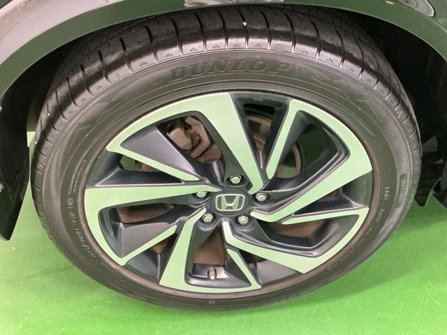 ヴェゼル ハイブリッドＲＳ・ホンダセンシング　ドラレコ　ナビ　Ｒカメラ　ブルートゥース　ＥＴＣ付　定期点検記録簿　サイドＳＲＳ　フルオートエアコン　ＵＳＢ接続　両席エアバック　スマキー　オートクルーズコントロール　衝突軽減ブレーキシステム　イモビ（32枚目）