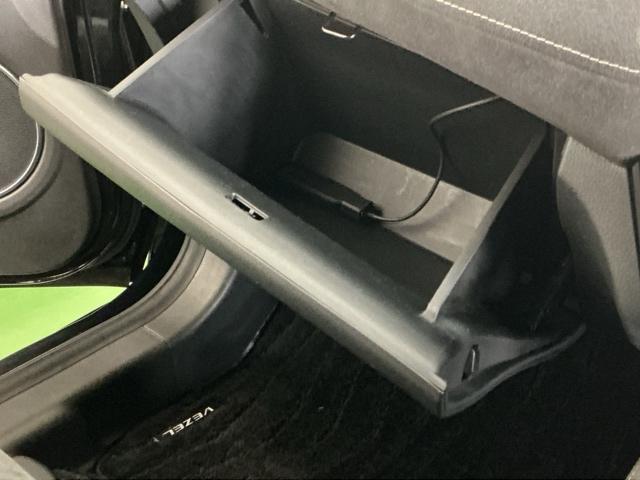 ヴェゼル ハイブリッドＲＳ・ホンダセンシング　ドラレコ　ナビ　Ｒカメラ　ブルートゥース　ＥＴＣ付　定期点検記録簿　サイドＳＲＳ　フルオートエアコン　ＵＳＢ接続　両席エアバック　スマキー　オートクルーズコントロール　衝突軽減ブレーキシステム　イモビ（58枚目）