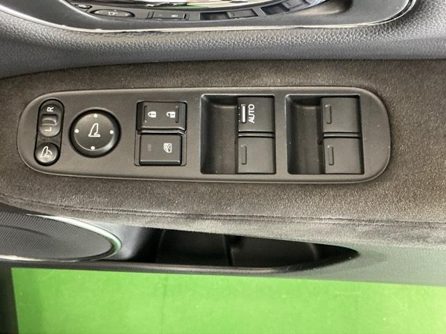 ヴェゼル ハイブリッドＲＳ・ホンダセンシング　ドラレコ　ナビ　Ｒカメラ　ブルートゥース　ＥＴＣ付　定期点検記録簿　サイドＳＲＳ　フルオートエアコン　ＵＳＢ接続　両席エアバック　スマキー　オートクルーズコントロール　衝突軽減ブレーキシステム　イモビ（62枚目）