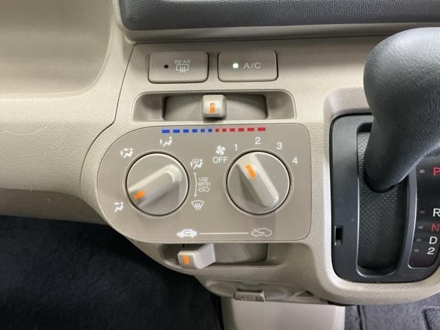 年中簡単操作のマニュアルエアコンです