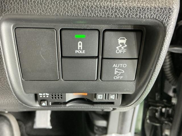 運転席から操作しやすい各種スイッチ