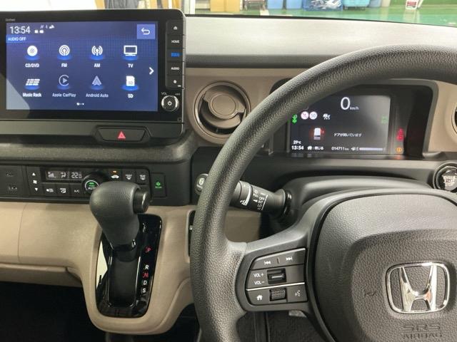 N-BOXジョイ ベースグレード ドラレコ ナビ Rカメラ ブルートゥース 踏み間違い防止装置 Bカメラ 全周囲カメラ 横滑り防止機能 LEDランプ 点検記録簿 クルーズコントロール パワーウィンドウ 前席シートヒーター スマートキー(3枚目)