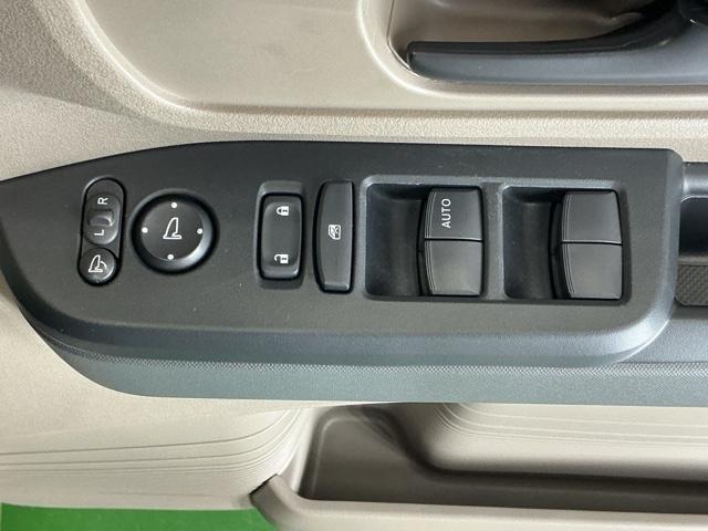 N-BOXジョイ ベースグレード ドラレコ ナビ Rカメラ ブルートゥース 踏み間違い防止装置 Bカメラ 全周囲カメラ 横滑り防止機能 LEDランプ 点検記録簿 クルーズコントロール パワーウィンドウ 前席シートヒーター スマートキー(76枚目)