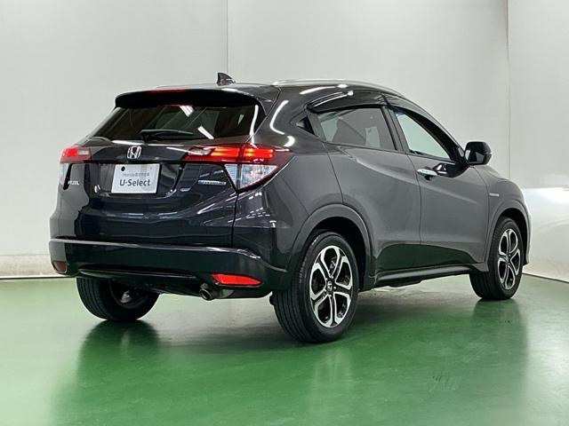 ヴェゼル ハイブリッドZ ナビ Rカメラ ブルートゥース フルセグ スマキー LEDランプ ETC付 整備記録簿 シ-トヒ-タ- サイドカーテンエアバック 運転席助手席エアバッグ VSA パワーステアリング フルオートエアコン(8枚目)