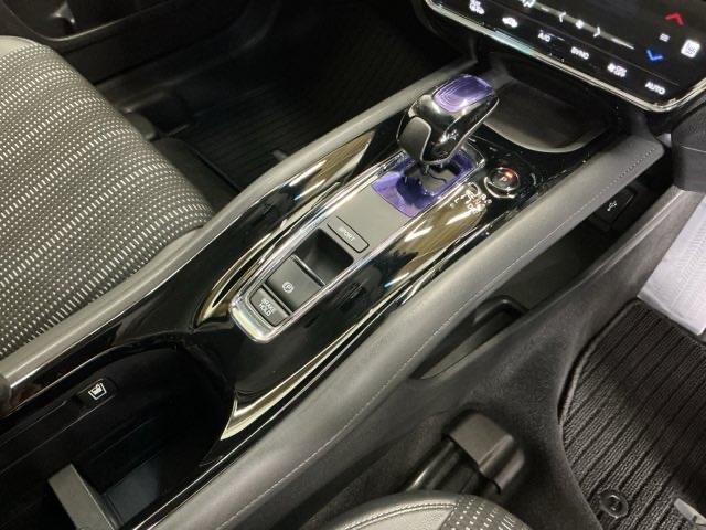 ヴェゼル ハイブリッドZ ナビ Rカメラ ブルートゥース フルセグ スマキー LEDランプ ETC付 整備記録簿 シ-トヒ-タ- サイドカーテンエアバック 運転席助手席エアバッグ VSA パワーステアリング フルオートエアコン(18枚目)