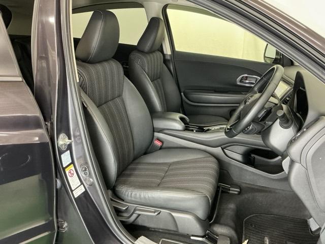 ヴェゼル ハイブリッドZ ナビ Rカメラ ブルートゥース フルセグ スマキー LEDランプ ETC付 整備記録簿 シ-トヒ-タ- サイドカーテンエアバック 運転席助手席エアバッグ VSA パワーステアリング フルオートエアコン(19枚目)