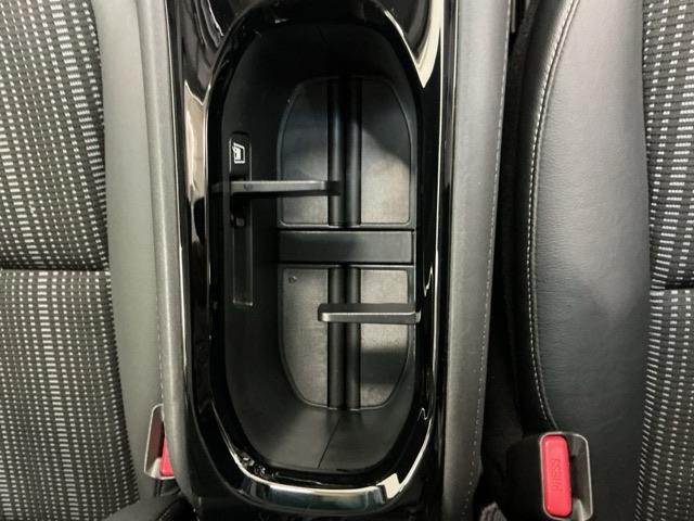 ヴェゼル ハイブリッドZ ナビ Rカメラ ブルートゥース フルセグ スマキー LEDランプ ETC付 整備記録簿 シ-トヒ-タ- サイドカーテンエアバック 運転席助手席エアバッグ VSA パワーステアリング フルオートエアコン(49枚目)