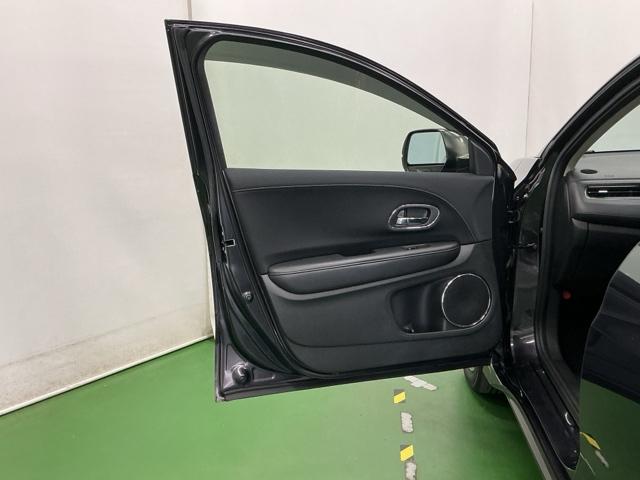 ヴェゼル ハイブリッドZ ナビ Rカメラ ブルートゥース フルセグ スマキー LEDランプ ETC付 整備記録簿 シ-トヒ-タ- サイドカーテンエアバック 運転席助手席エアバッグ VSA パワーステアリング フルオートエアコン(72枚目)